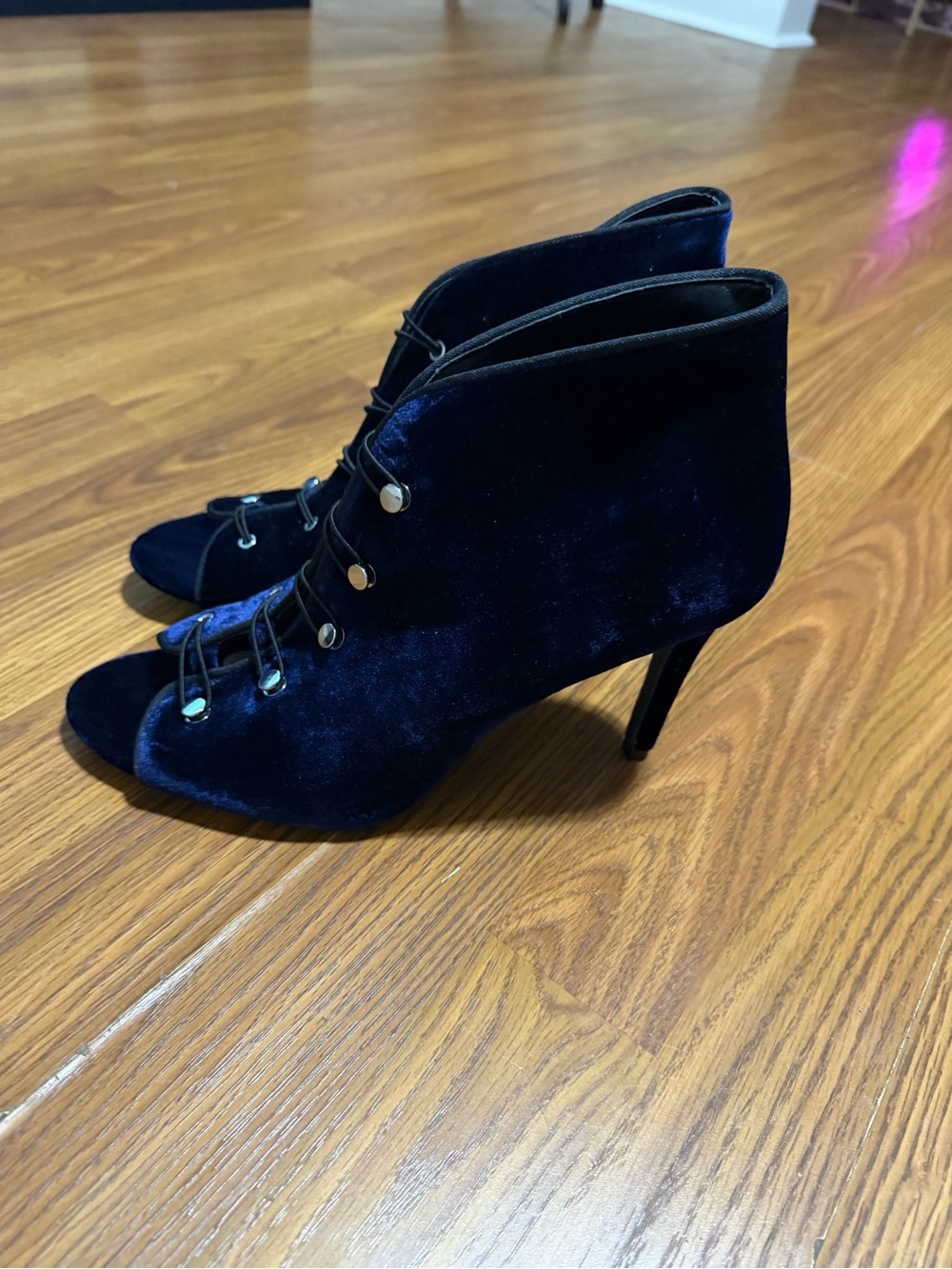 Enzo Angiolini Franses blue velvet peep toe strappy ankle booties stiletto 10